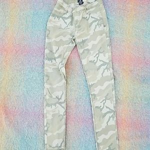 Camo stretch jean pants